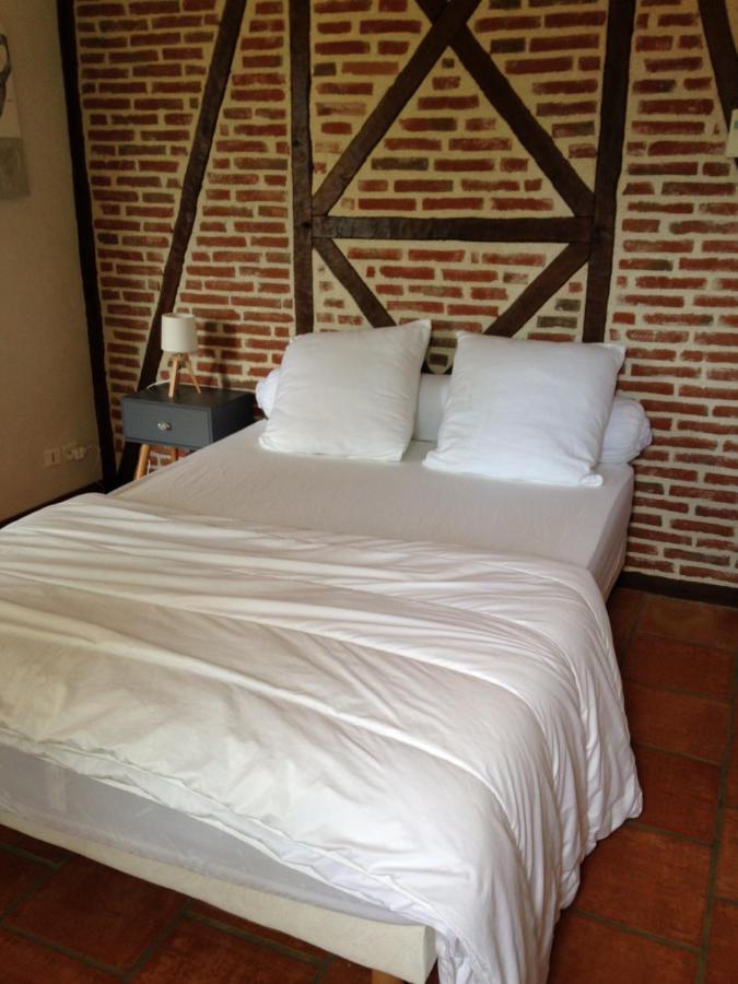Maison De Campagne Avec Piscine Beduer ภายนอก รูปภาพ