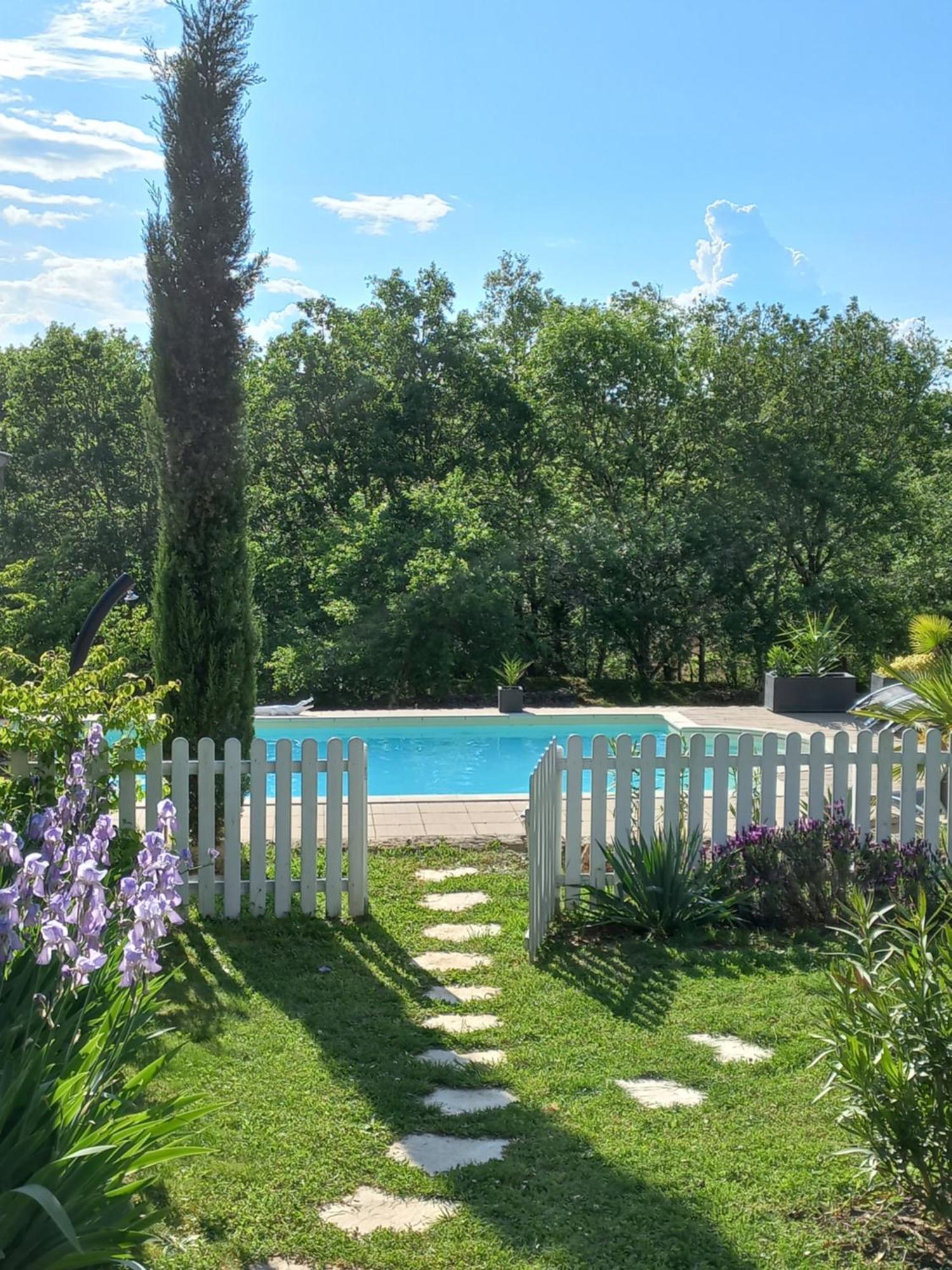 Maison De Campagne Avec Piscine Beduer ภายนอก รูปภาพ